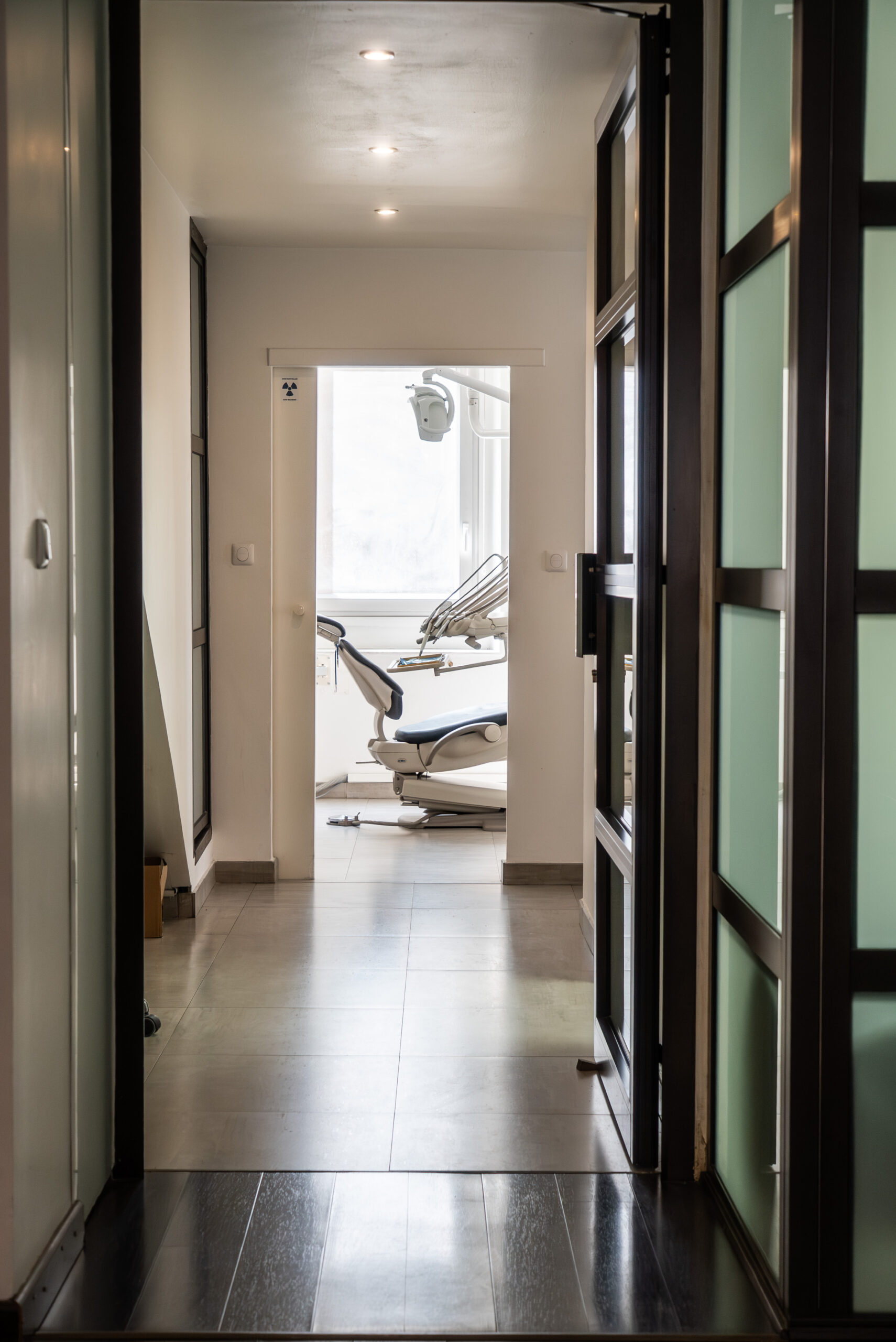 cabinet-implantologie-esthetique-dentaire-reconnu-marseille